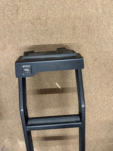Front runner mounted ladder