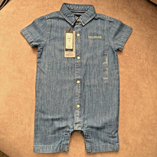 🧸 Tommy Hilfiger Baby Boys Denim Romper – Size 3–6 Months – RRP $49.50