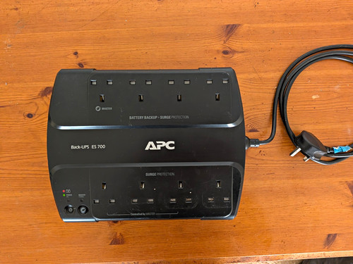 Apc back ups 700 be700g - es, be700g-uk