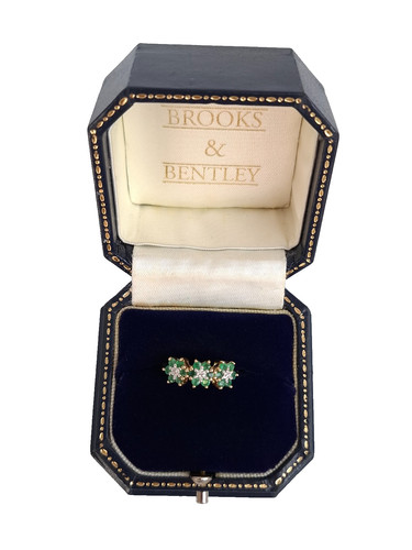 Emerald and diamond - emerald, 9ct