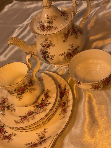 Pristine piece royal albert - pristine, 22-piece