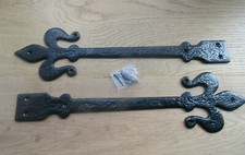 PAIR OF FLEUR DE LYS gothic