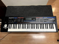 Roland JUNO Di 61 Key Synthesizer Battery Powered Workstation