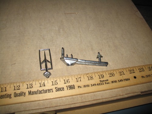 Vtg rocket hood ornament - rocket,