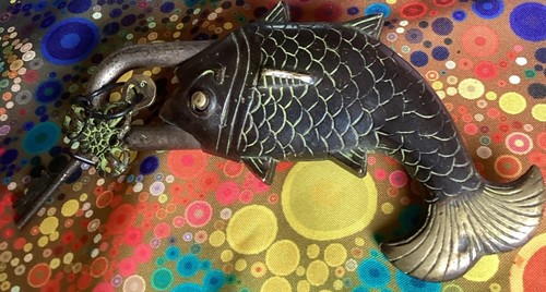 Fish shape bronze brass heavy - bronze,
