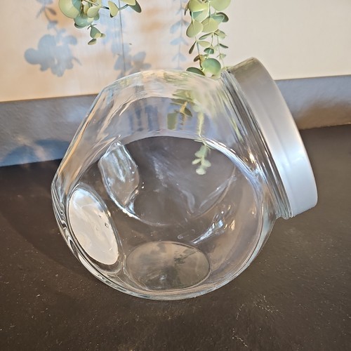 Glass tilting biscuit jar - 1.6l,