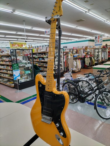Squier electric guitar - squier, vintage
