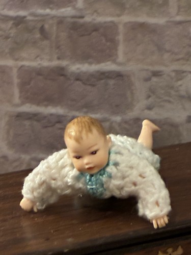 Dolls house scale - dolls, 1/12
