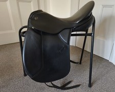 Kieffer Wien dressage saddle black 18 inch In excellent condition adjustable