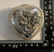 Heart shaped flowers in relief