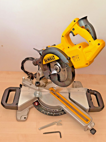 Dewalt dws774 240v - dws774-gb.,