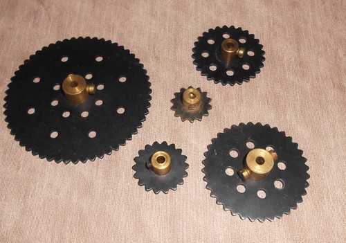 Meccano black sprocket wheels - meccano,