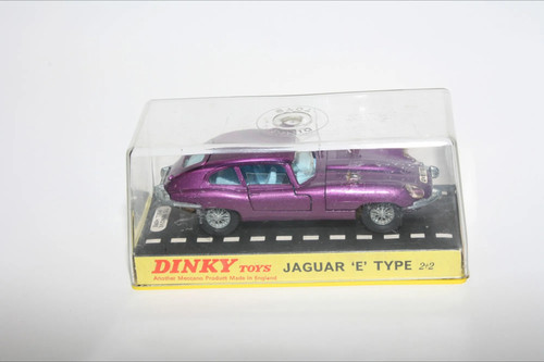Dinky 131 jaguar type - e-type,, mint