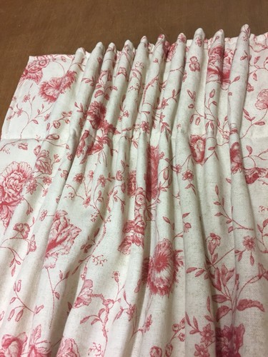 Kate forman antoinette - antoinette, red