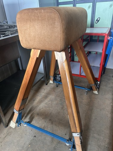 Neils larsen vaulting buck - larsen,