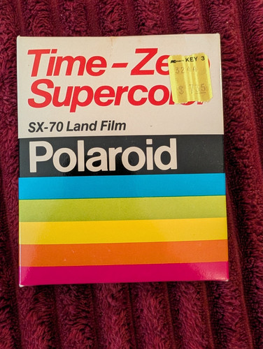 Mint vtg polaroid - mint,