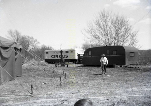 Bell brothers circus living - brothers,