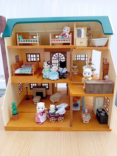 Sylvanian families deluxe - families,