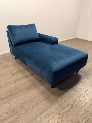Julien navy velvet - right, hand