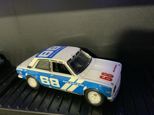Hot wheels premium bre datsun - hot,