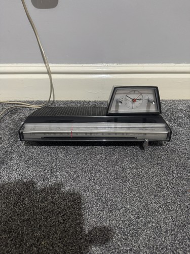 Vintage radio clock alarm