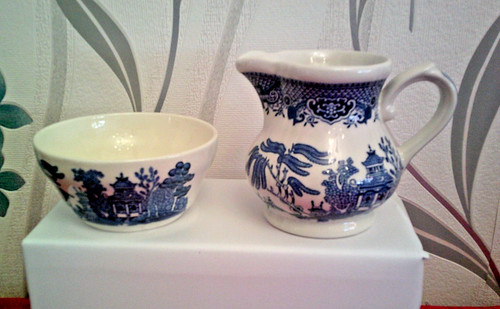 Broadhurst willow pattern blue - broadhurst,