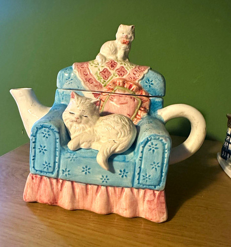 Ceramic novelty cat armchair - ceramic,