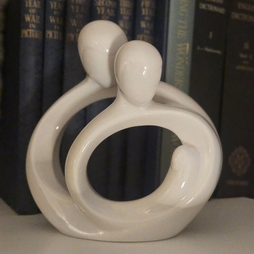 Enesco circle love - circle,