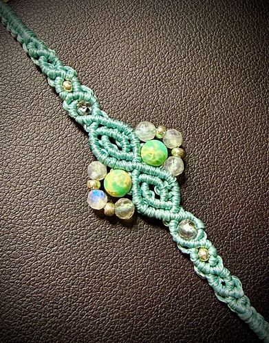 Handmade macramé bracelet - , w/