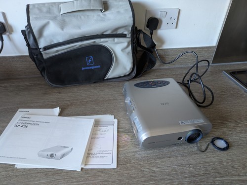 Toshiba tlp b2e portable 3lcd - toshiba,