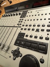 Mackie MCU Pro Universal