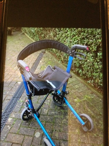 Rollator walker with - rollator, seat