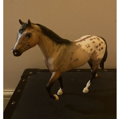 Breyer horse figurine brown - breyer, figurine,
