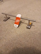 Fingerboard With Grind Rail