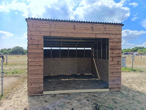 Field shelter new - x,