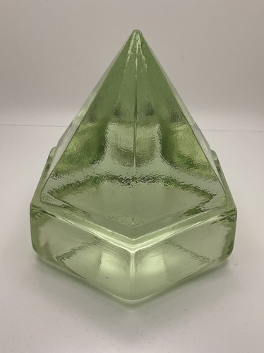 Vtg lrg green - lrg, glass