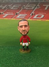 SOCCERWE CANTONA MANCHESTER UNITED CLASSIC STATUINA CALCIATORE