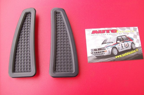Pair front fender grilles - front,