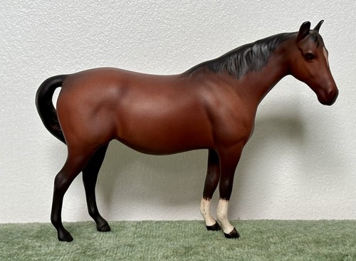 Beswick mare facing right - mare, (facing