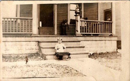 Radio flyer wagon boy porch - flyer,