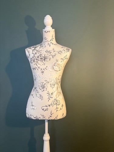 Female dress form - form, mannequin