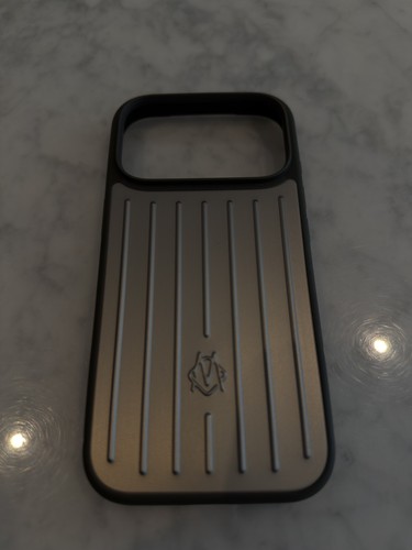 Rimowa iphone pro case gold - 17,