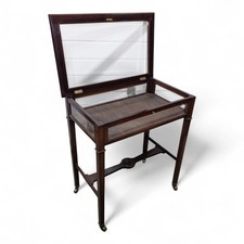 Bijouterie table display - table,