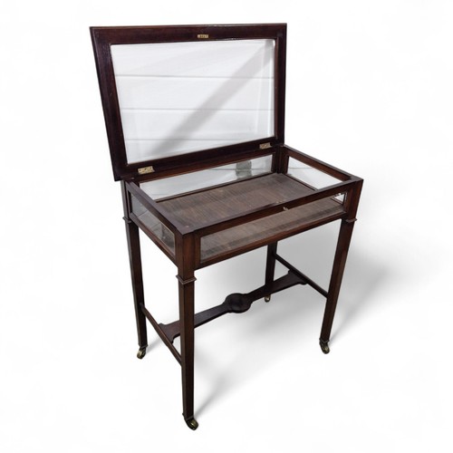Bijouterie table display - table,