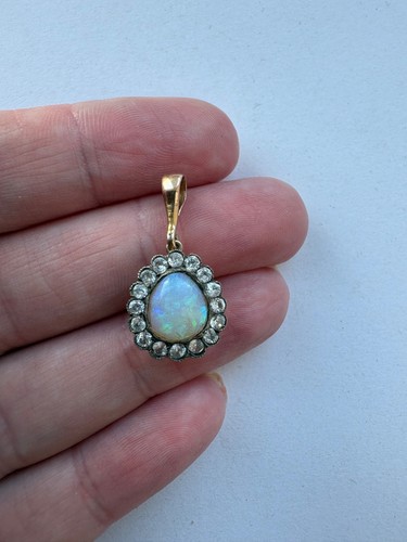 9ct gold opal - , white