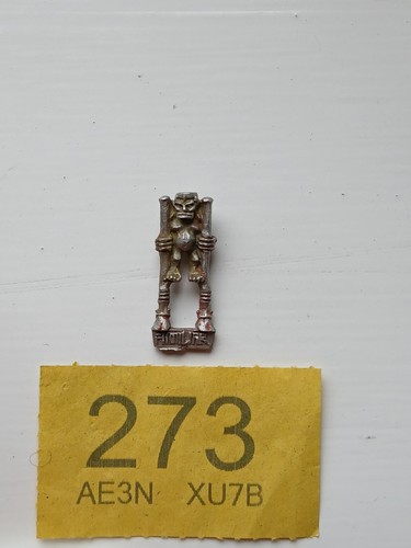 Chaos familiar stilts 40k - familiar,