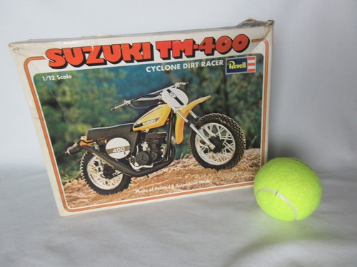 Scale suzuki tm - suzuki, tm-400