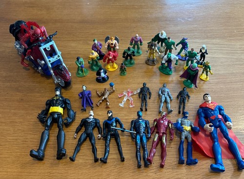 Marvel and figures bundle - marvel,