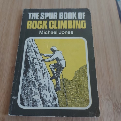 Scouting book the spur - uk,