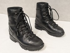 LOWA Black Leather Goretex